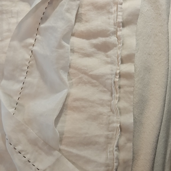 Silk, embroidered tank top M/Lg - Picture 3 of 4